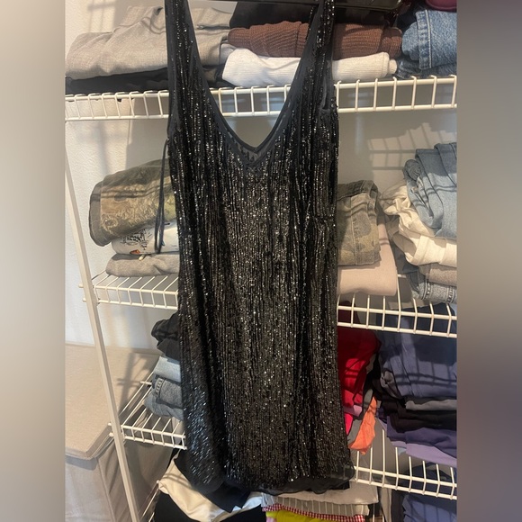 Basix Black Label. D5448A. V NECK SEQUIN MINI DRESS - Picture 8 of 8